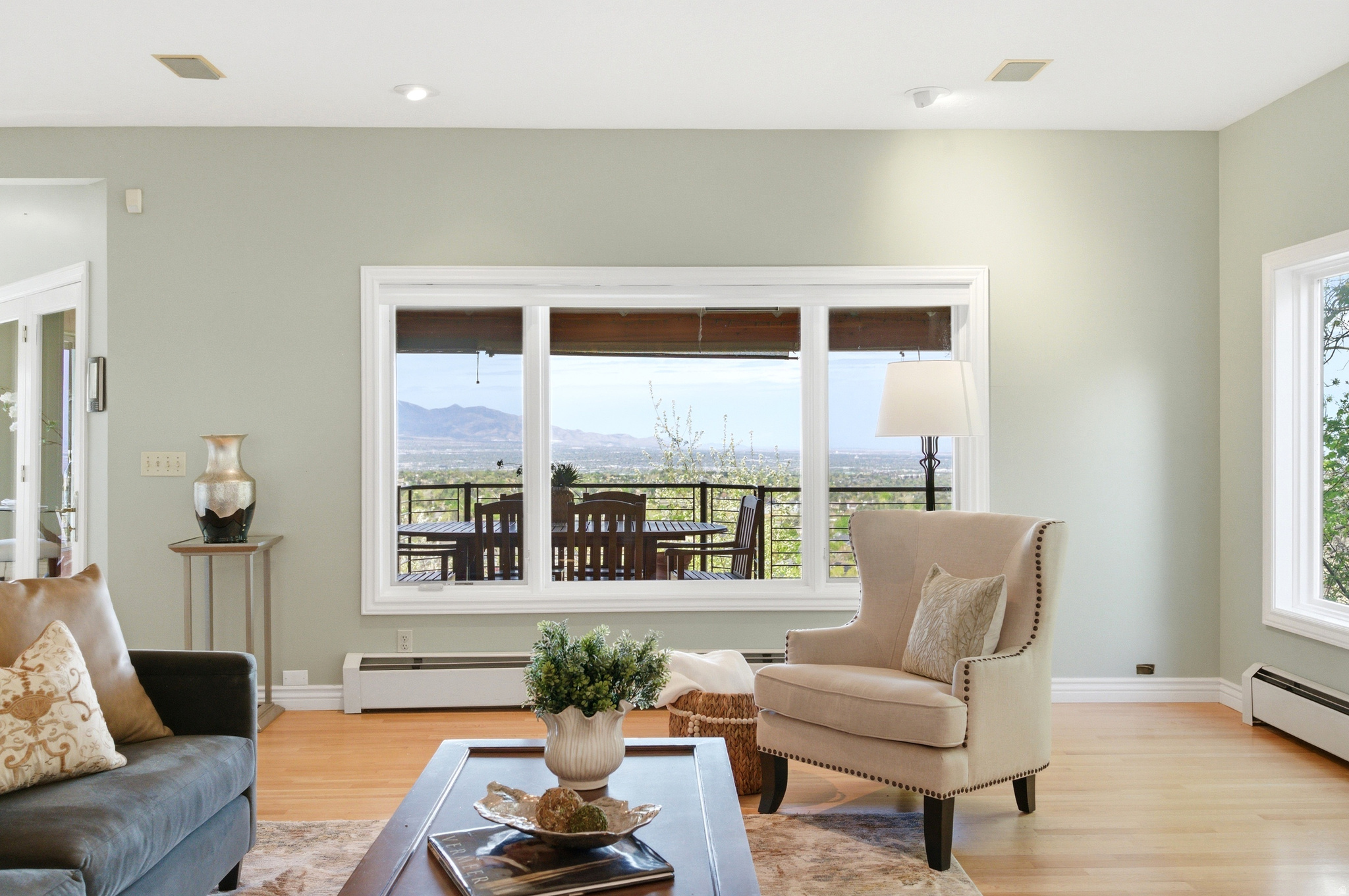 ALTAWOOD - Residential