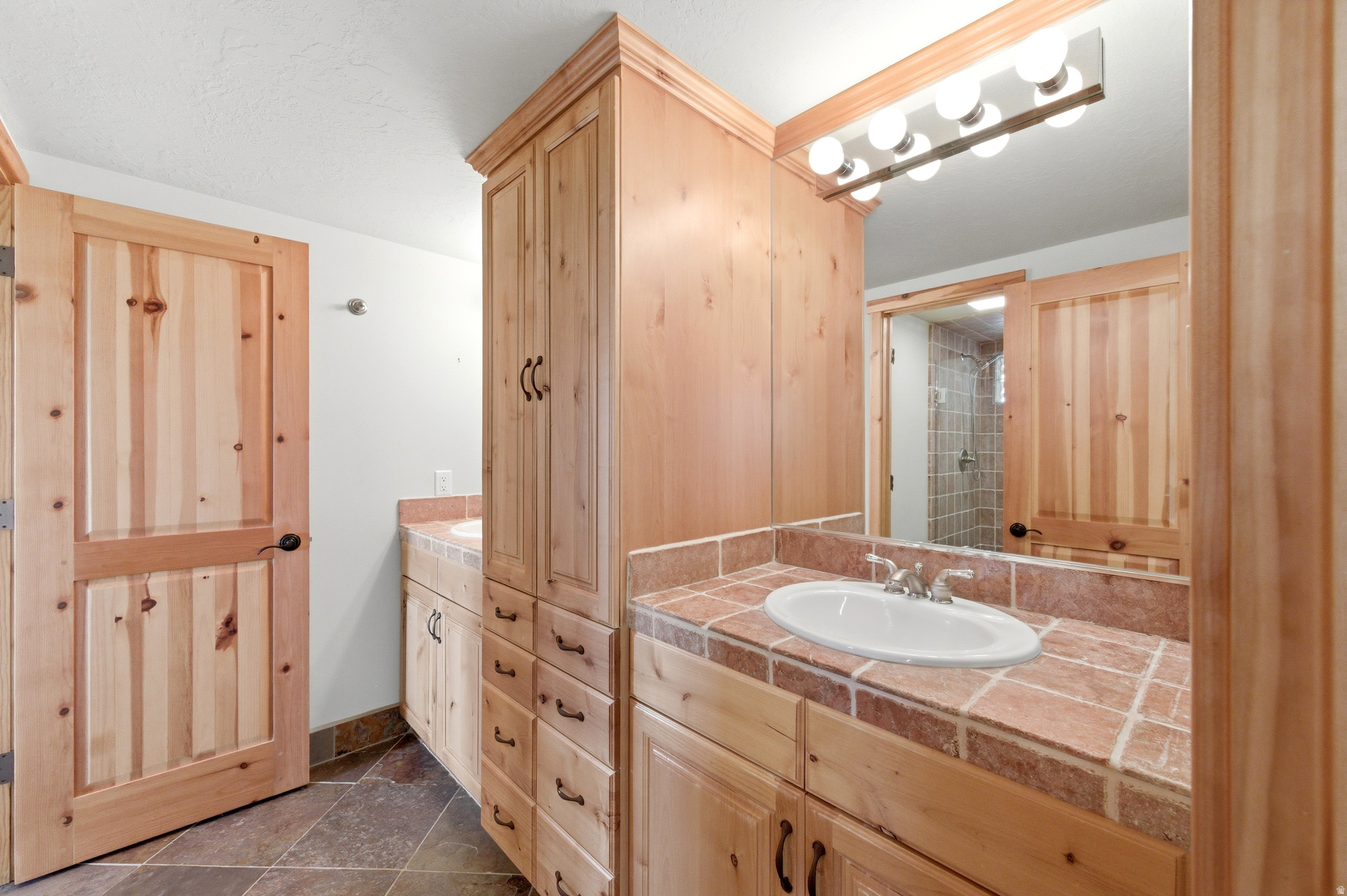 ALTAWOOD - Residential