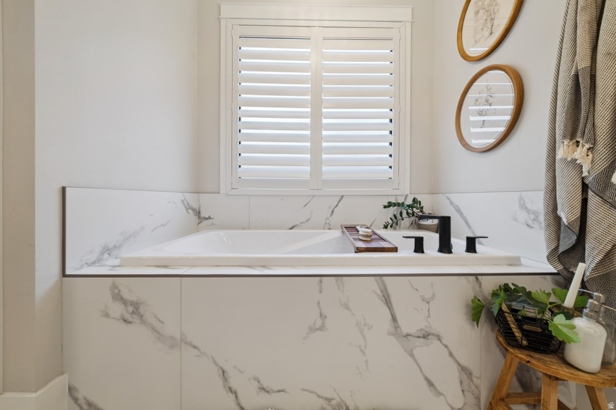 CRIMSON FIELDS PH 5 - Residential