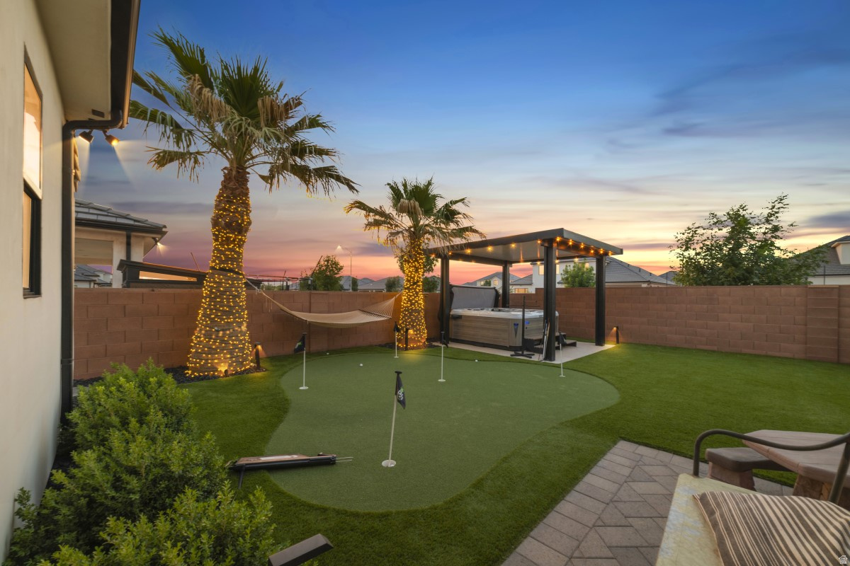 CRIMSON FIELDS PH 5 - Residential