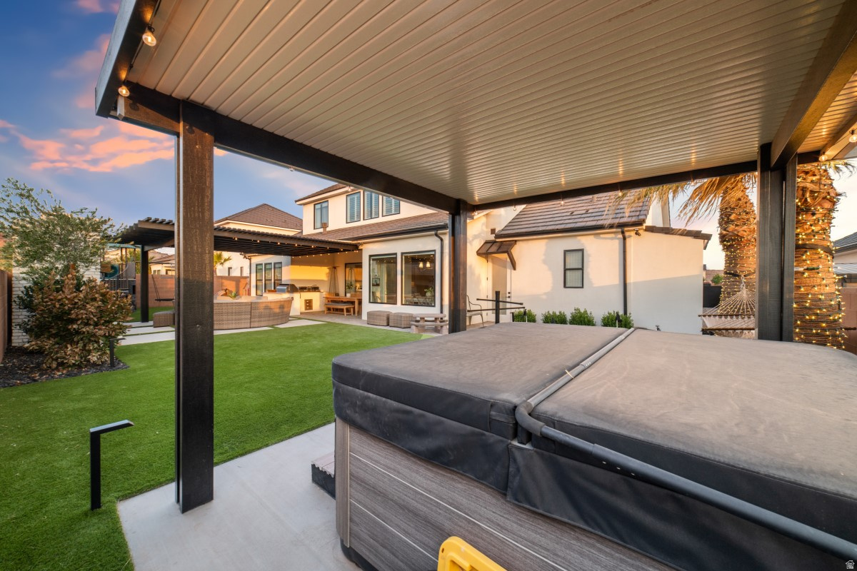 CRIMSON FIELDS PH 5 - Residential