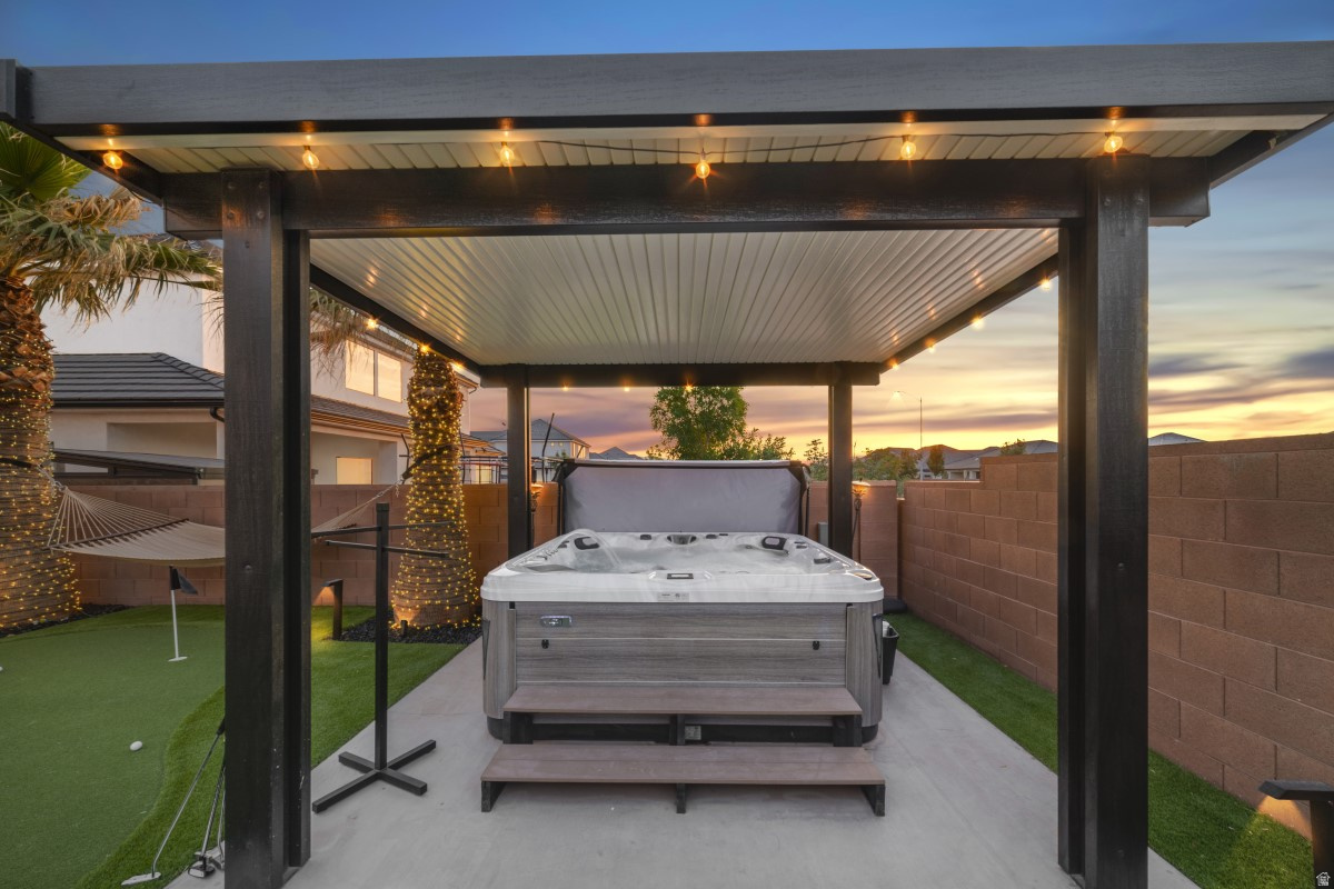 CRIMSON FIELDS PH 5 - Residential