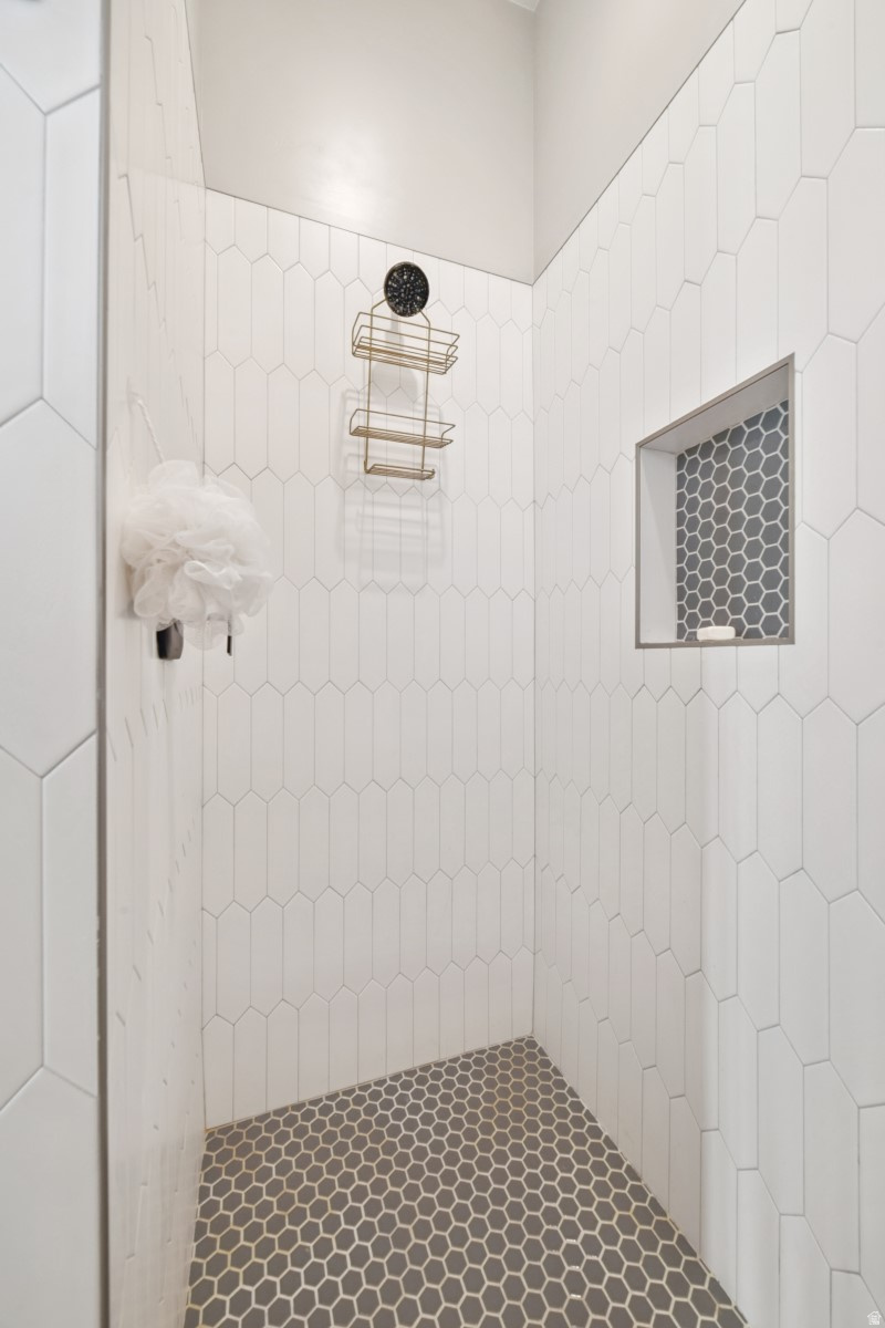 CRIMSON FIELDS PH 5 - Residential