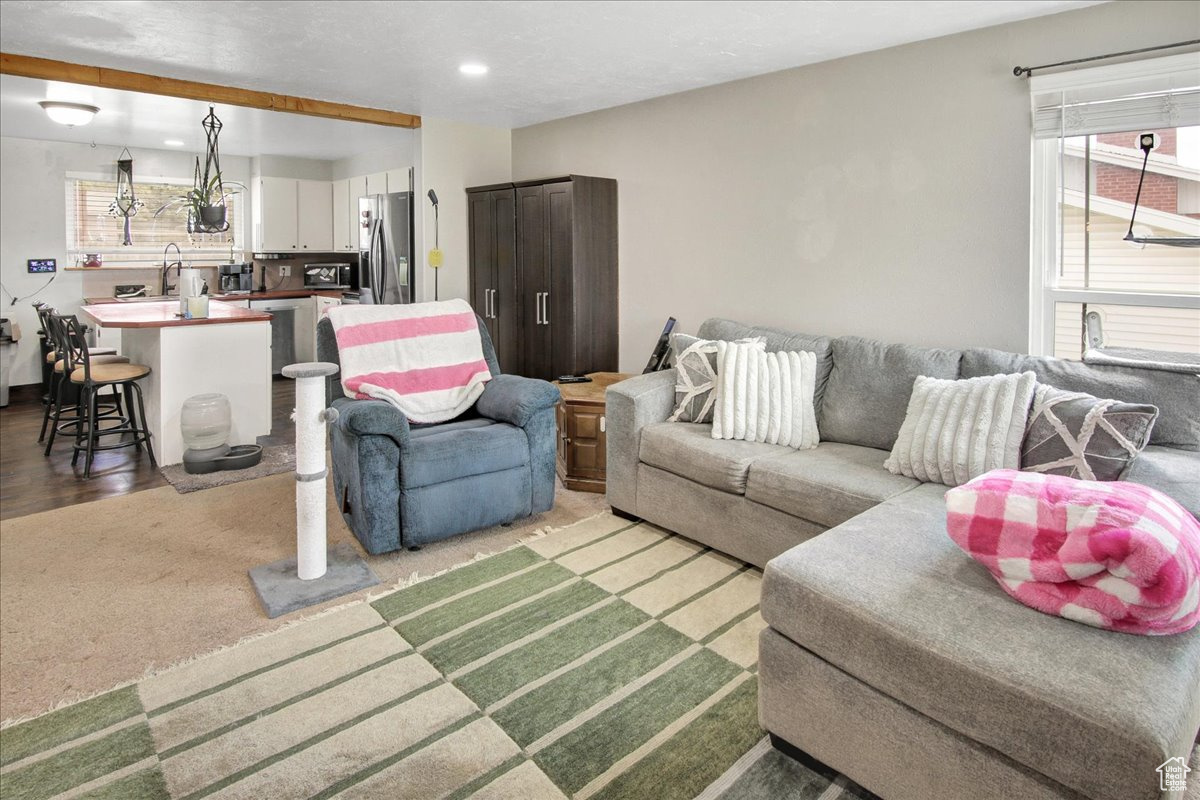 448 PARKINSON DR
