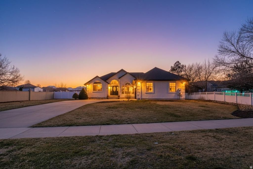Photo of 13176 S DAY CT E, Draper, UT 84020 (MLS # 2142725)
