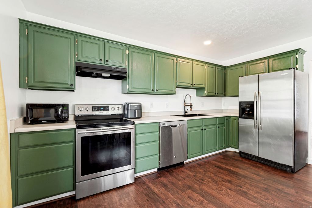 Photo of 1906 E JUNIPER DR, Eagle Mountain, UT 84005 (MLS # 2155983)