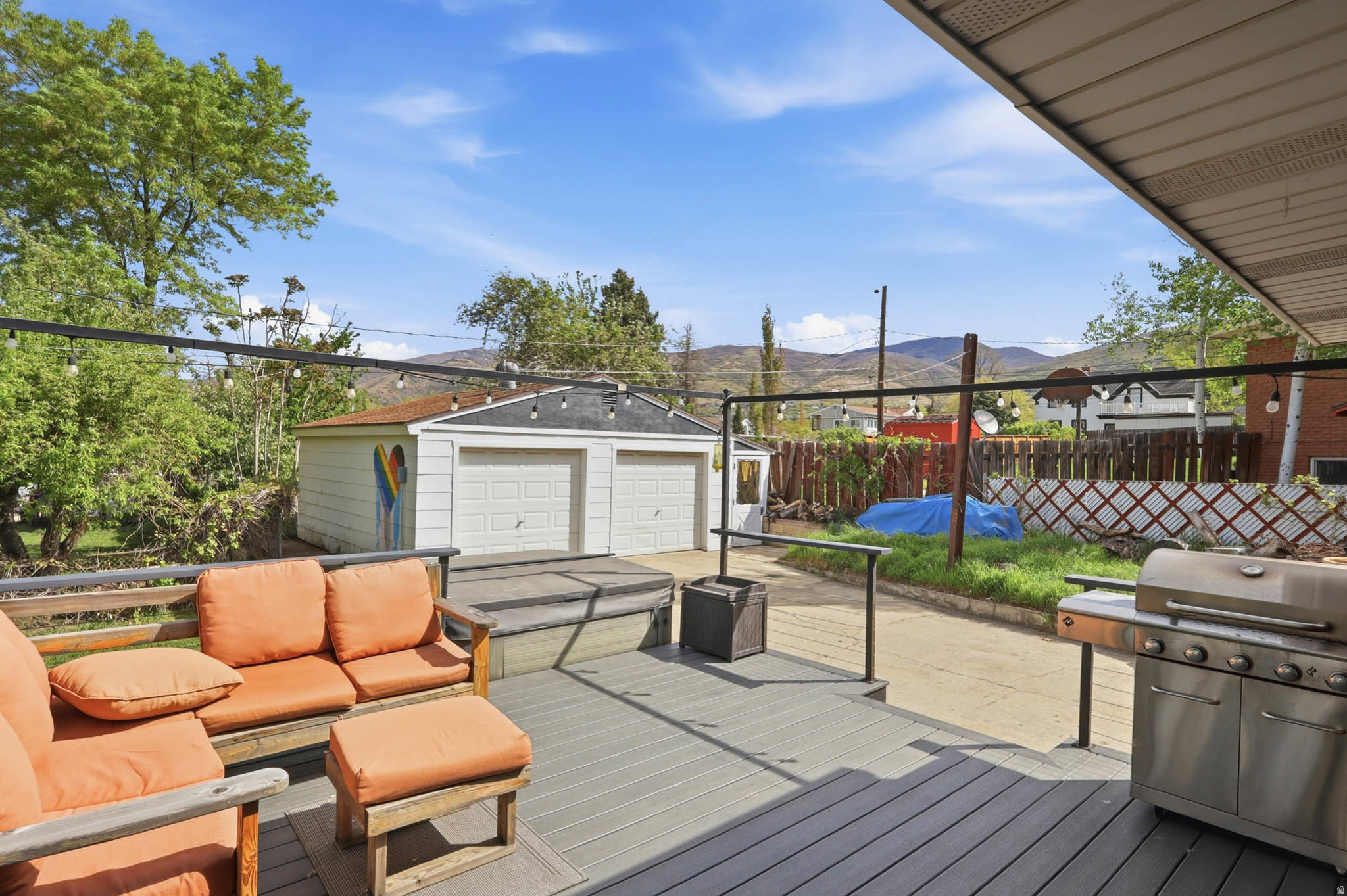 MAPLE GLEN - Residential