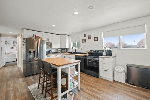 Tiny photo for 5844 S 920 E, Murray, UT 84121 (MLS # 2148093)