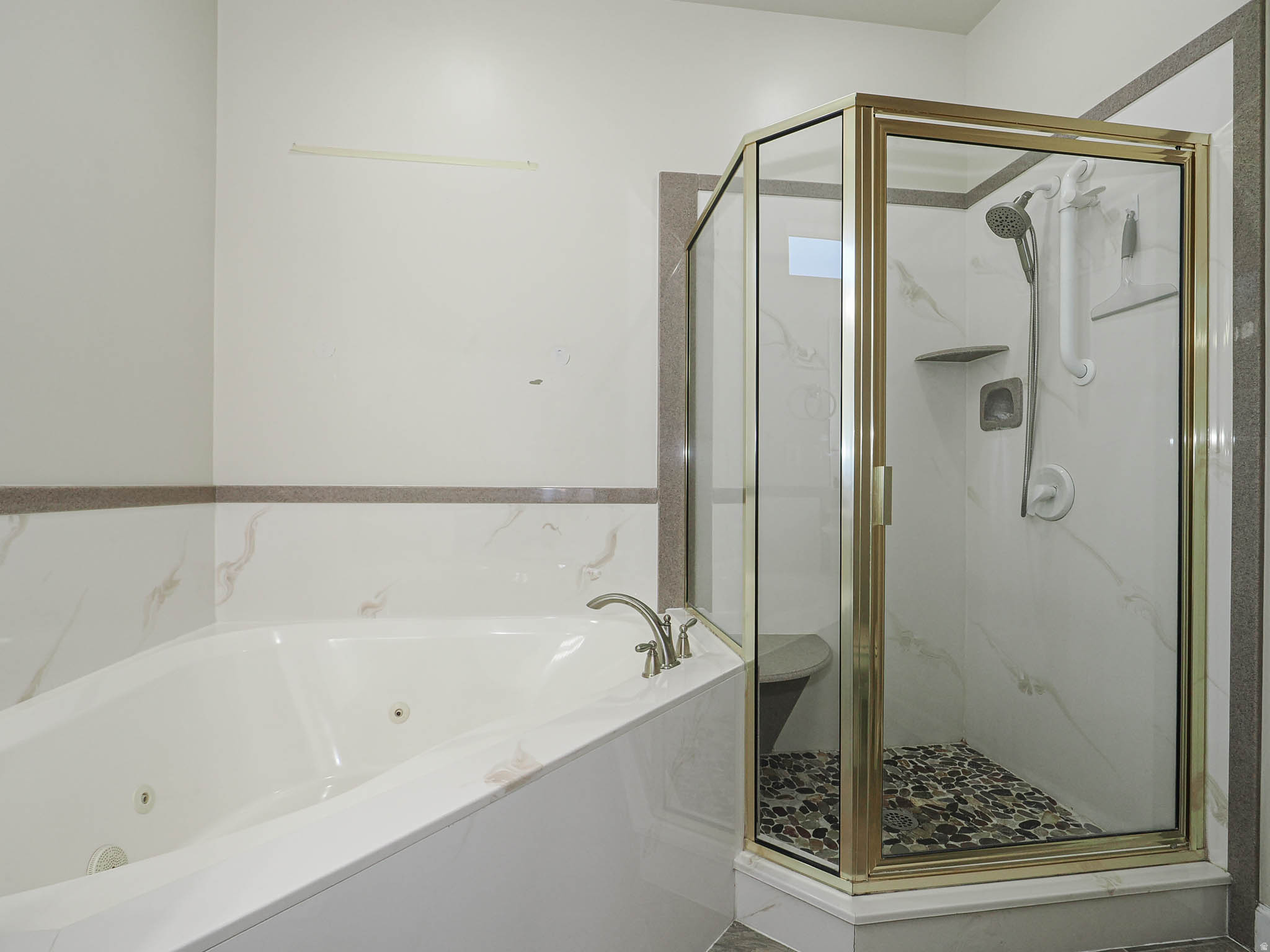 REUNION VILLAGE - Residential