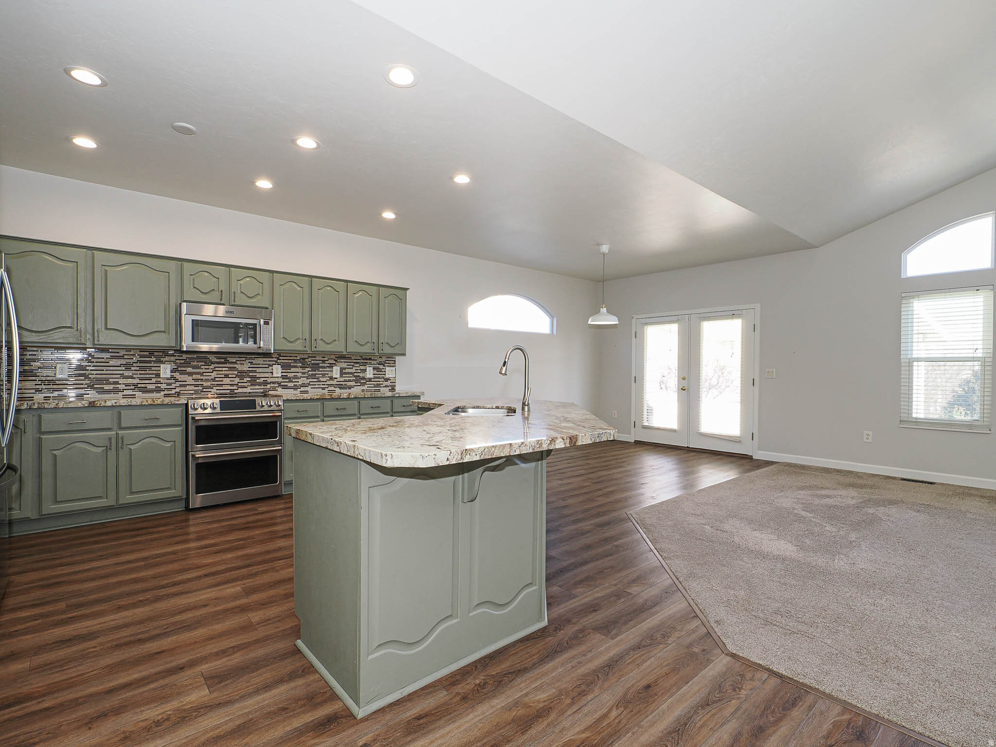 REUNION VILLAGE - Residential