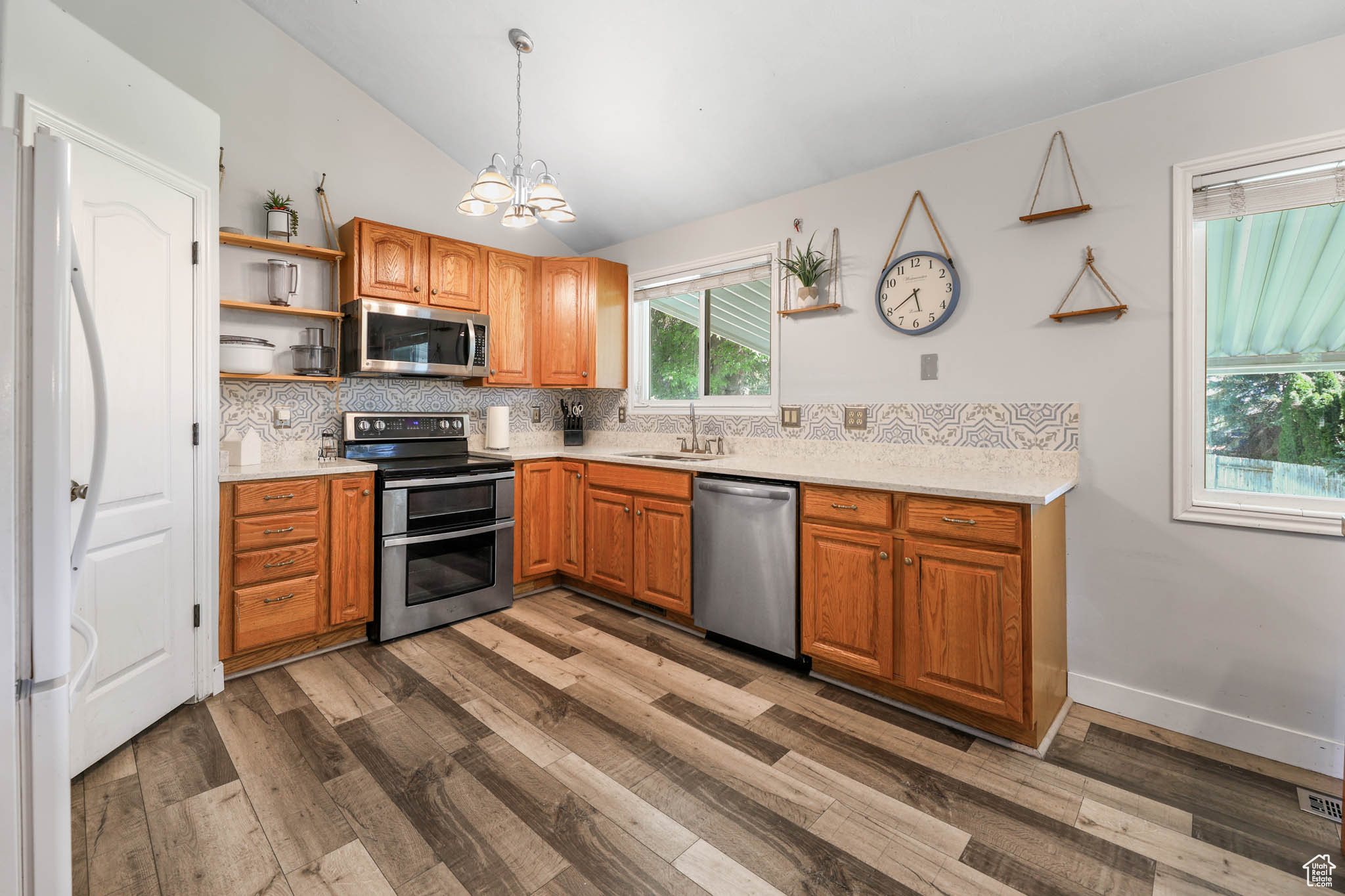 968 E Cherry Ln, Layton, Utah image 6