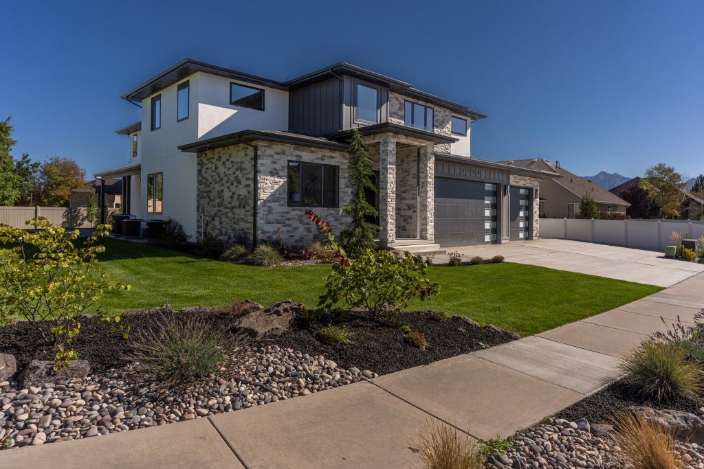 Photo of 3168 W CHALK CREEK WAY, South Jordan, UT 84095 (MLS # 2183584)