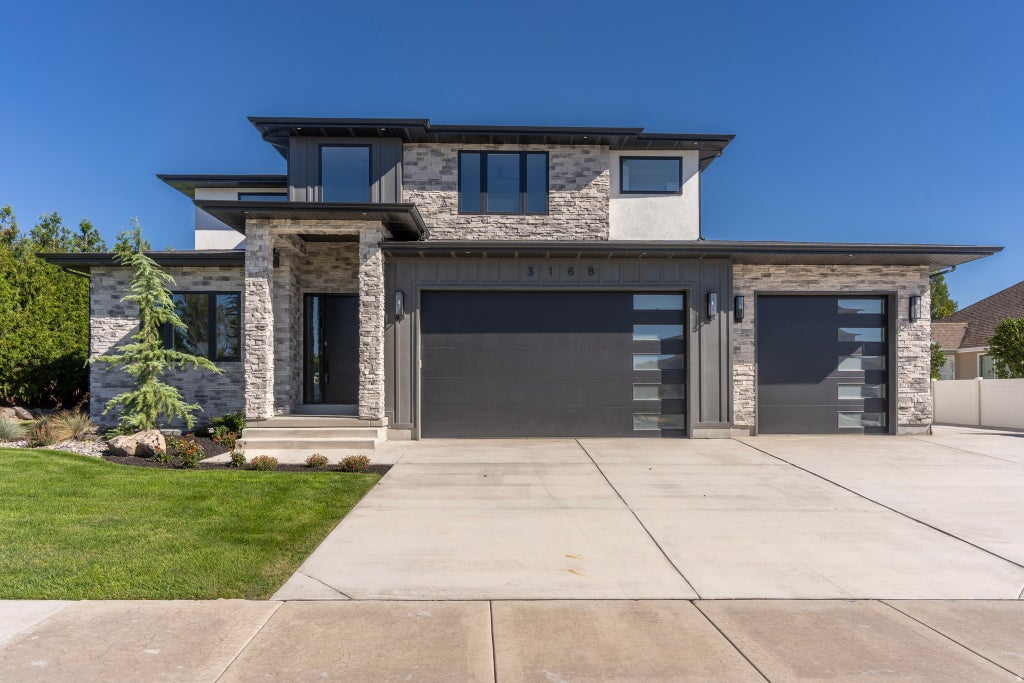 Photo of 3168 W CHALK CREEK WAY, South Jordan, UT 84095 (MLS # 2183584)
