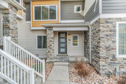 Photo of 961 W CYAN VALLEY WAY, Bluffdale, UT 84065 (MLS # 2139323)