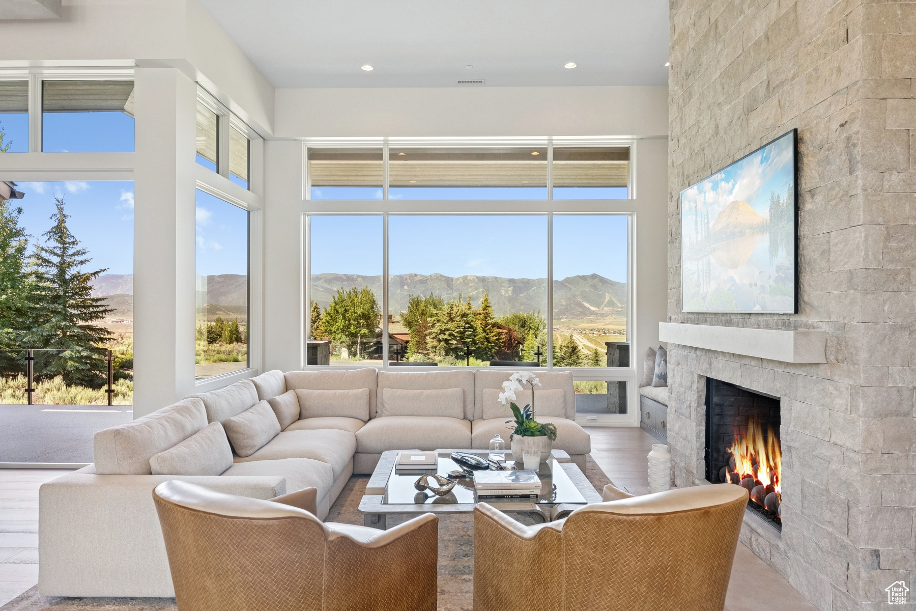 WEST HILLS - Residential