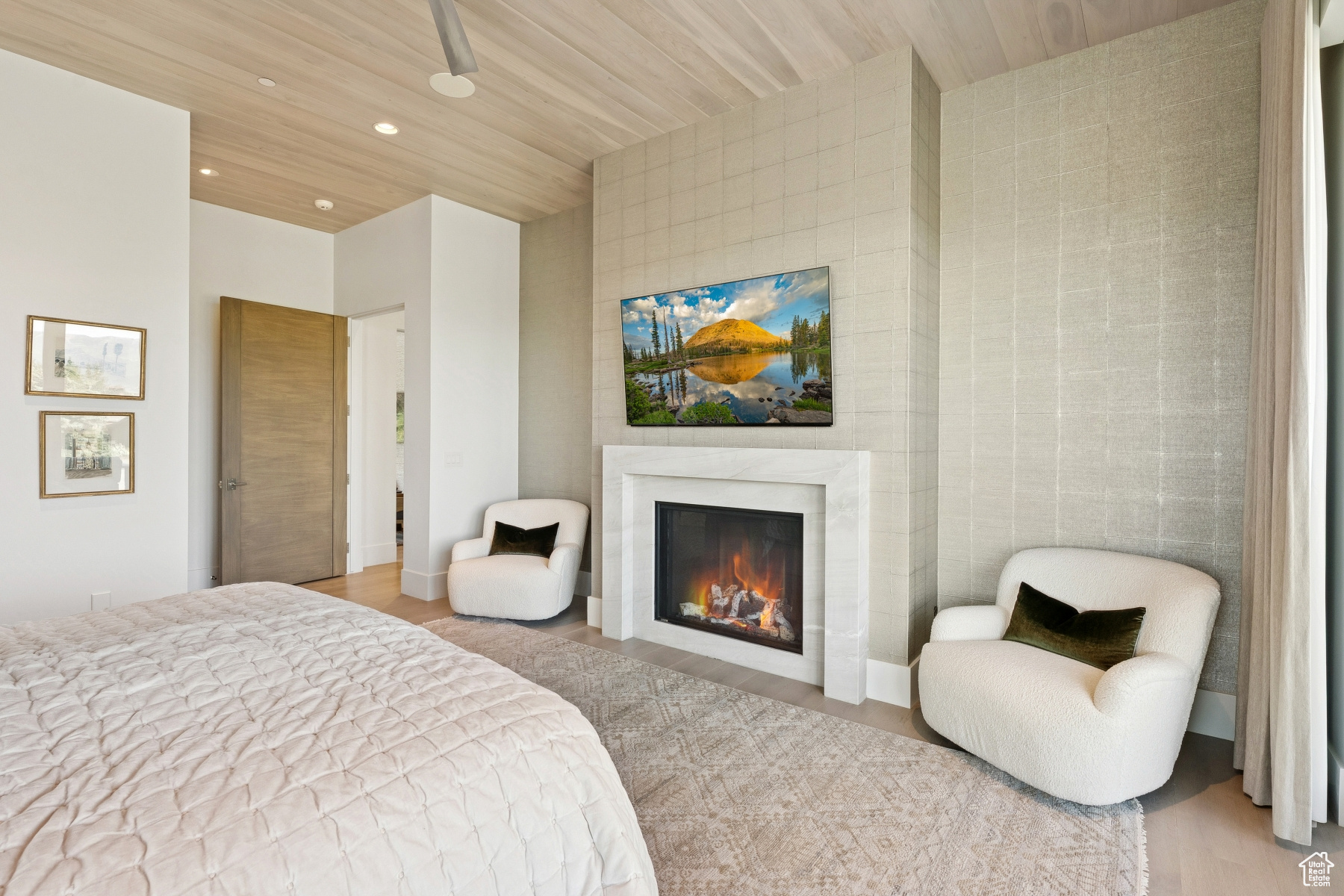 WEST HILLS - Residential