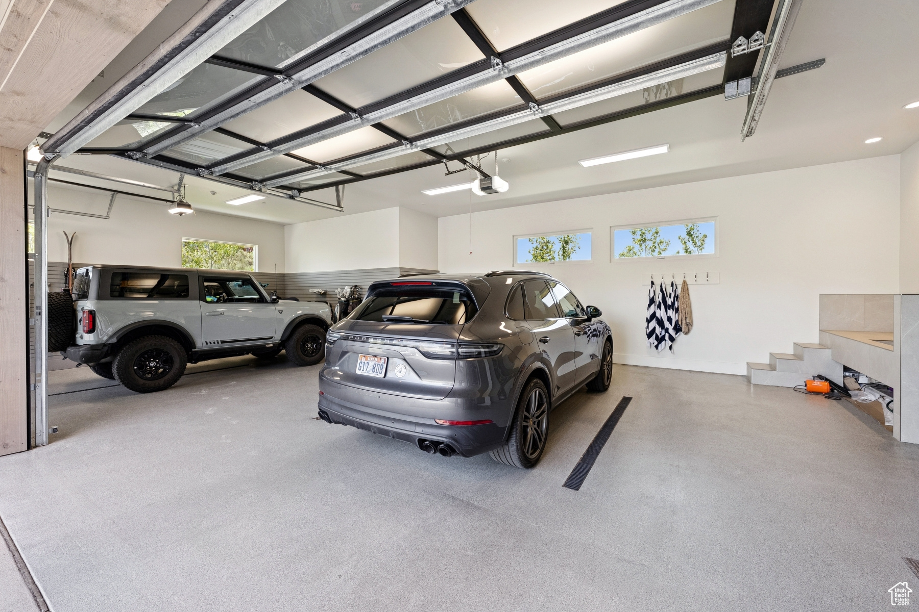 WEST HILLS - Residential