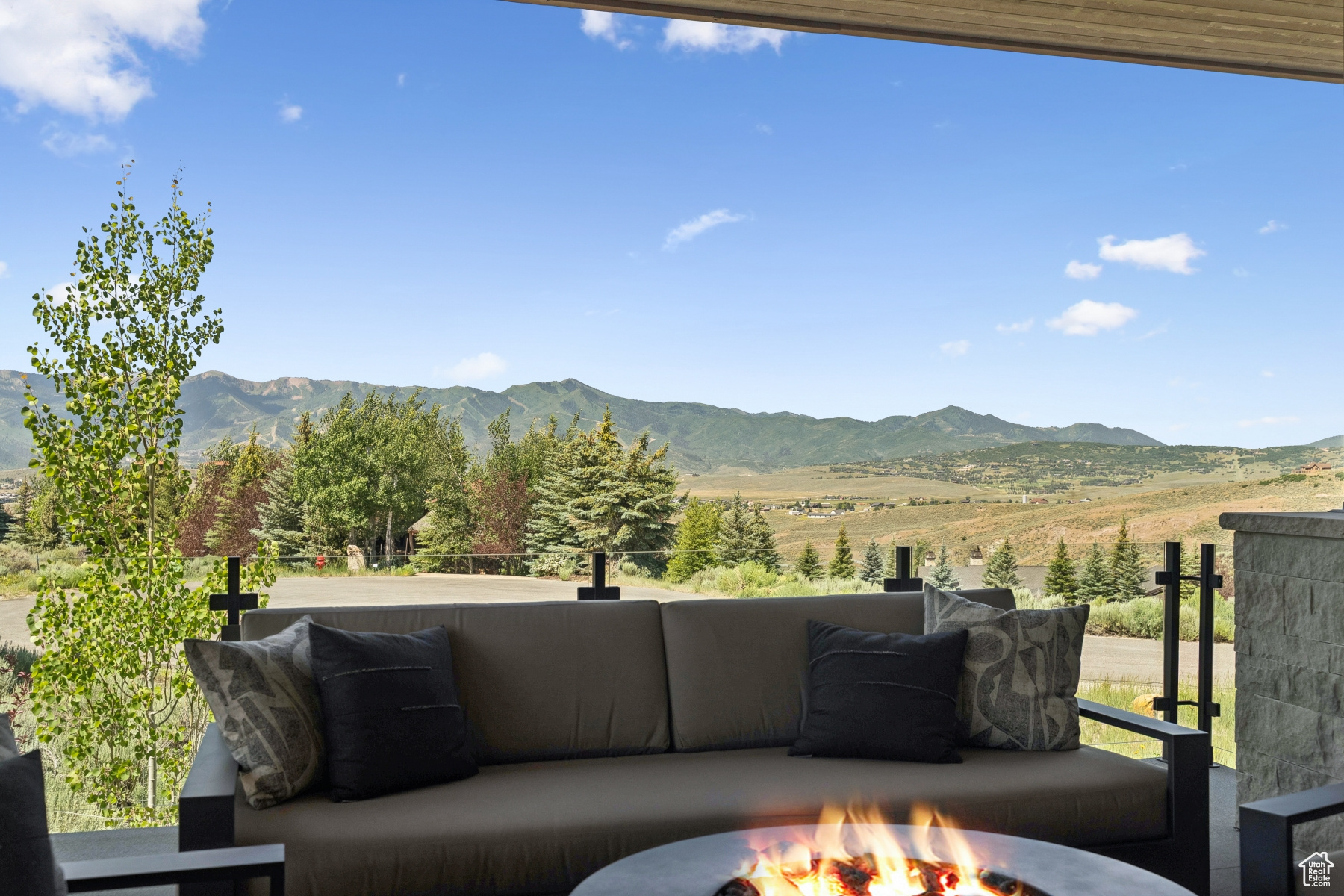 WEST HILLS - Residential