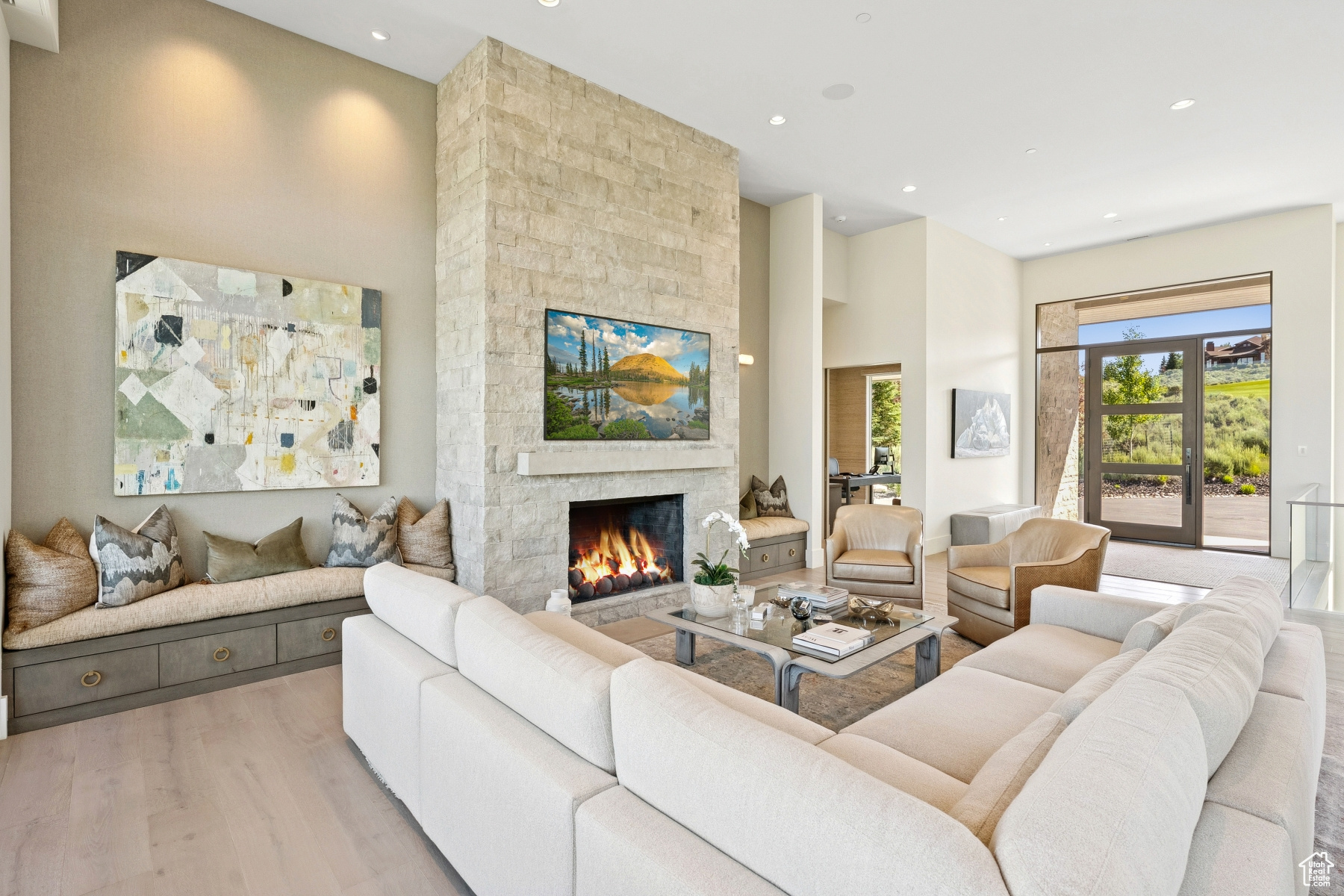 WEST HILLS - Residential