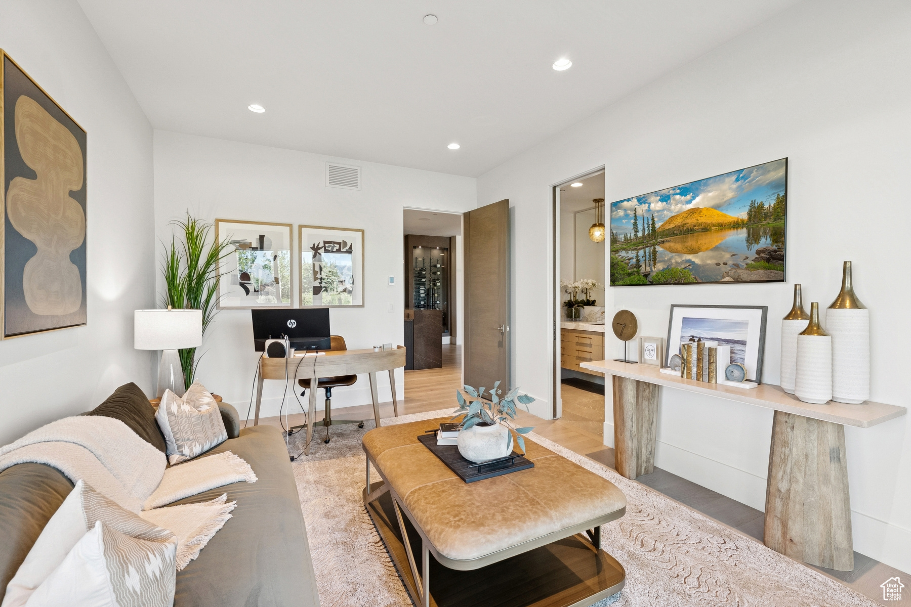 WEST HILLS - Residential