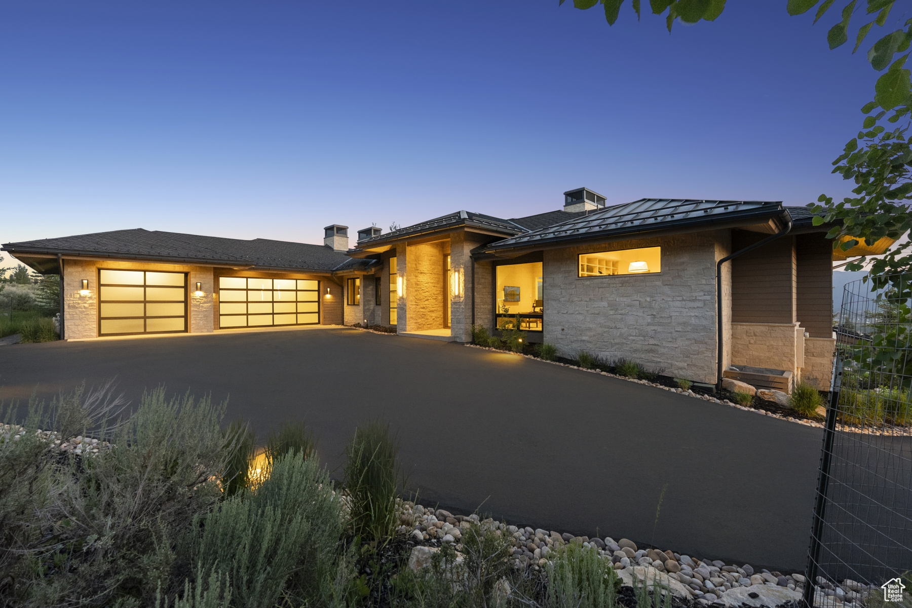 WEST HILLS - Residential