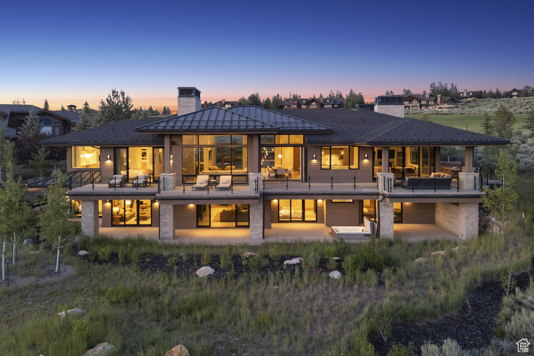 WEST HILLS - Residential