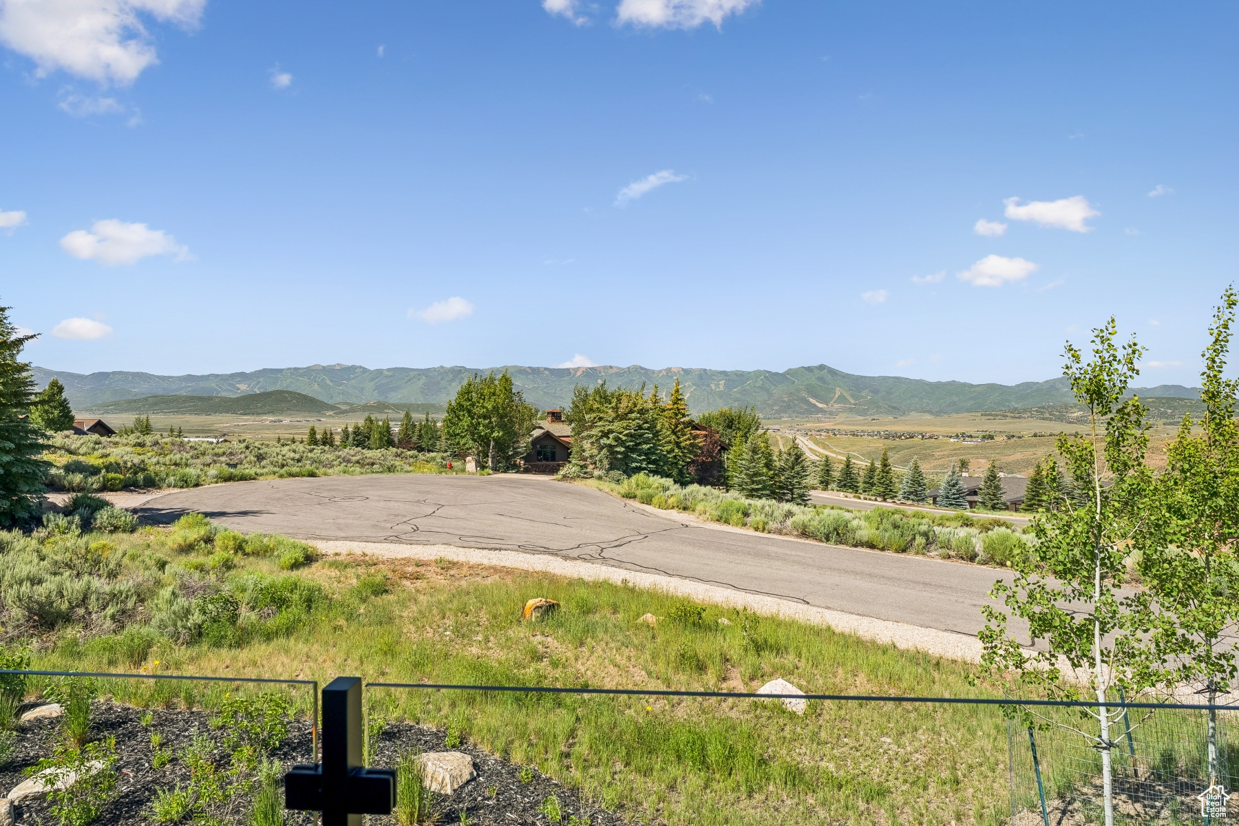 WEST HILLS - Residential