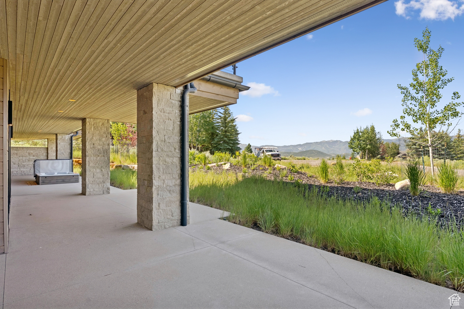 WEST HILLS - Residential