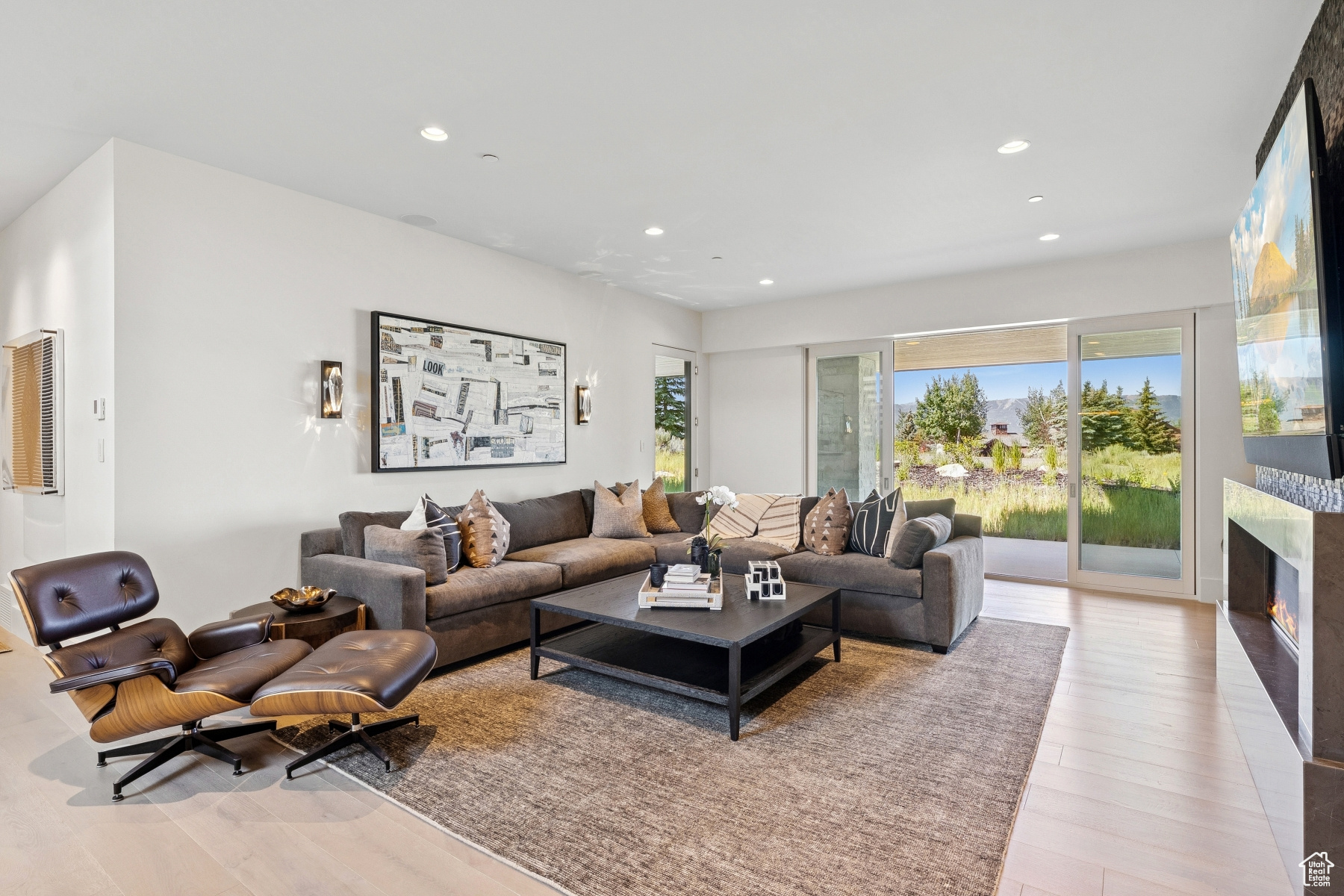 WEST HILLS - Residential