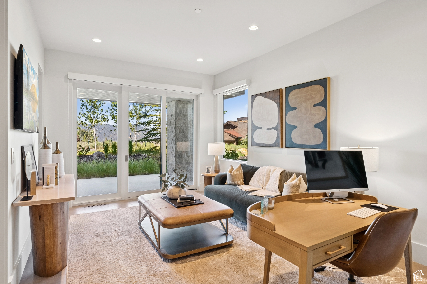 WEST HILLS - Residential