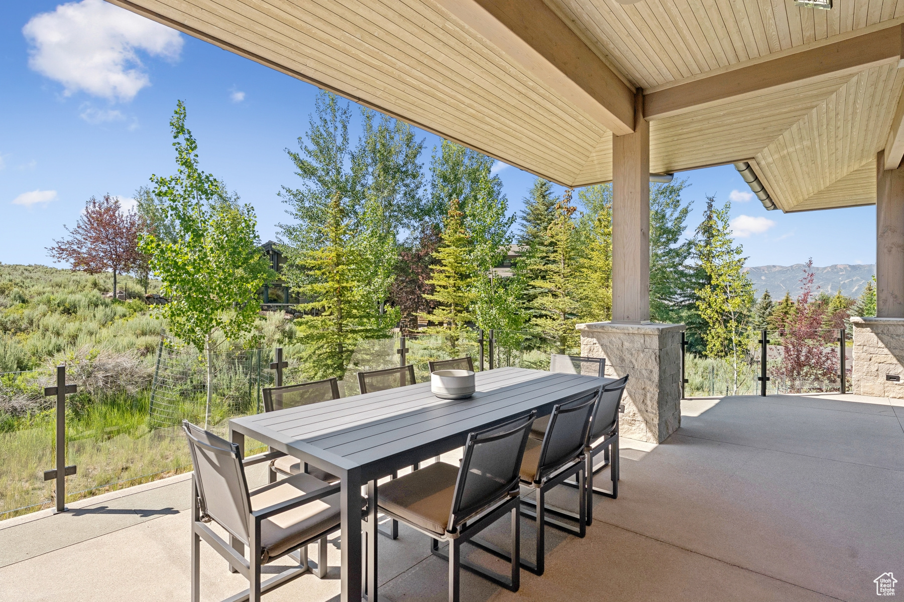 WEST HILLS - Residential