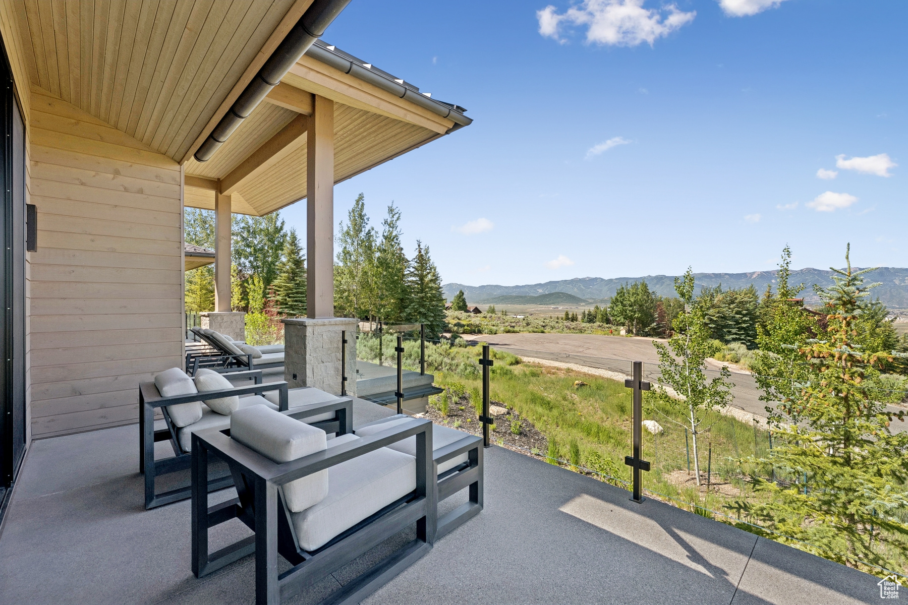 WEST HILLS - Residential