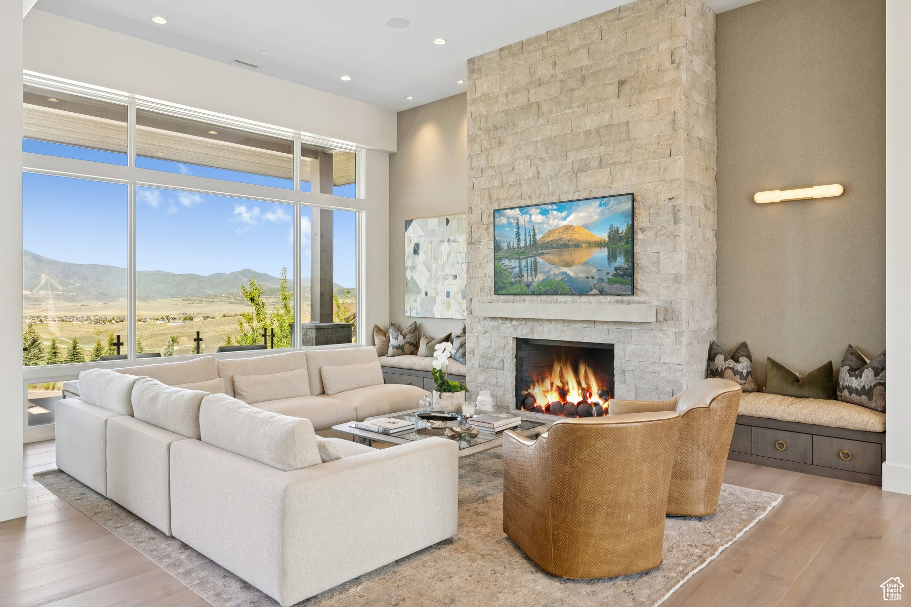 WEST HILLS - Residential