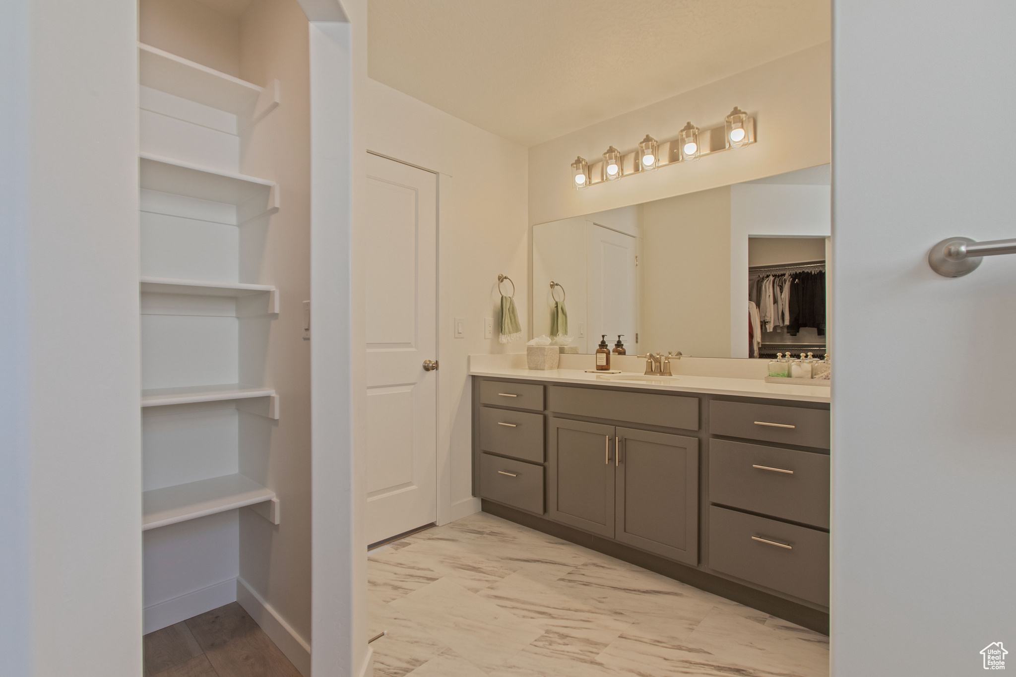 GABLERS GROVE CTG410 - Residential