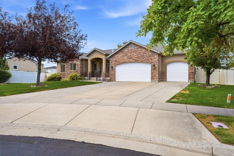 Tiny photo for 2042 W 2185 S, Woods Cross, UT 84087 (MLS # 2181335)
