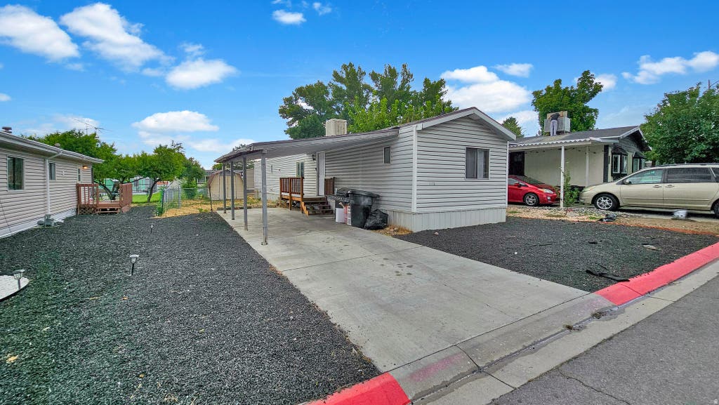 Photo of 1172 S 1000 E #32, Provo, UT 84606 (MLS # 2170373)