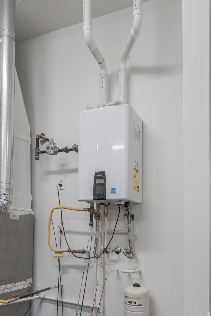 CRIMSON VISTAS 2 - Residential