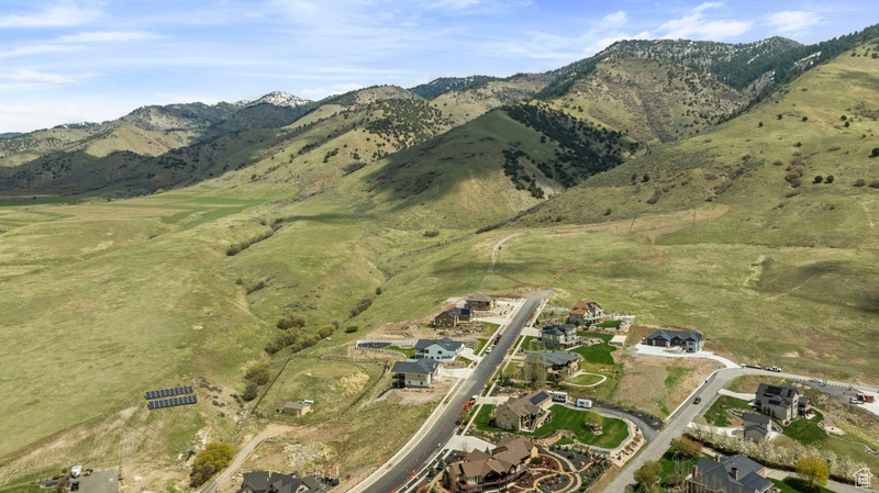 BONNEVILLE TRAIL - Residential