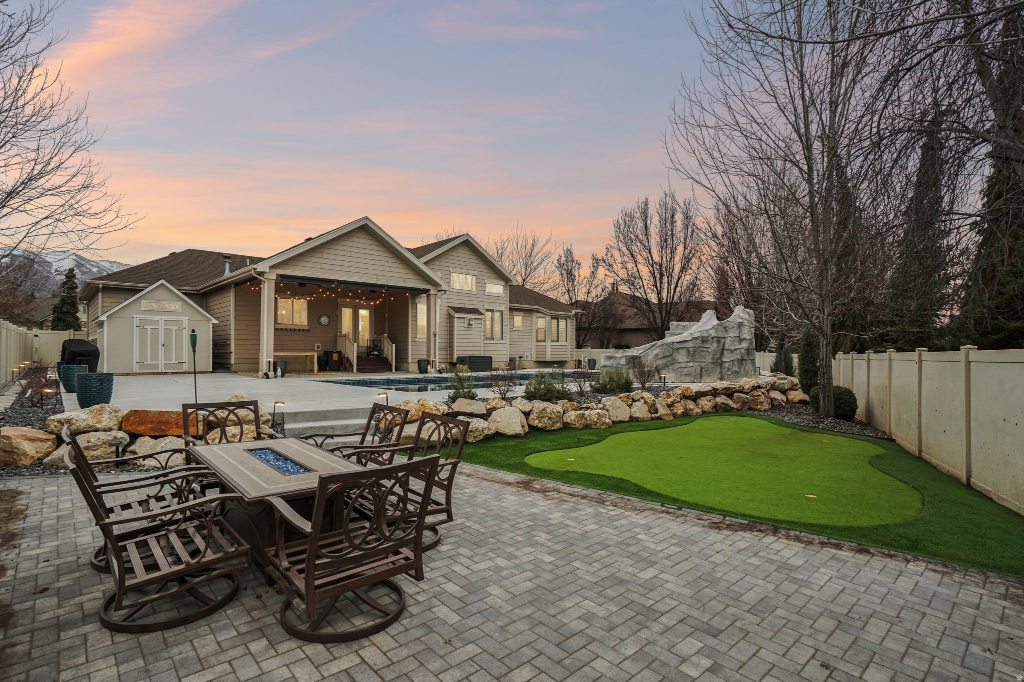 MOUNTAIN VISTAS - Residential