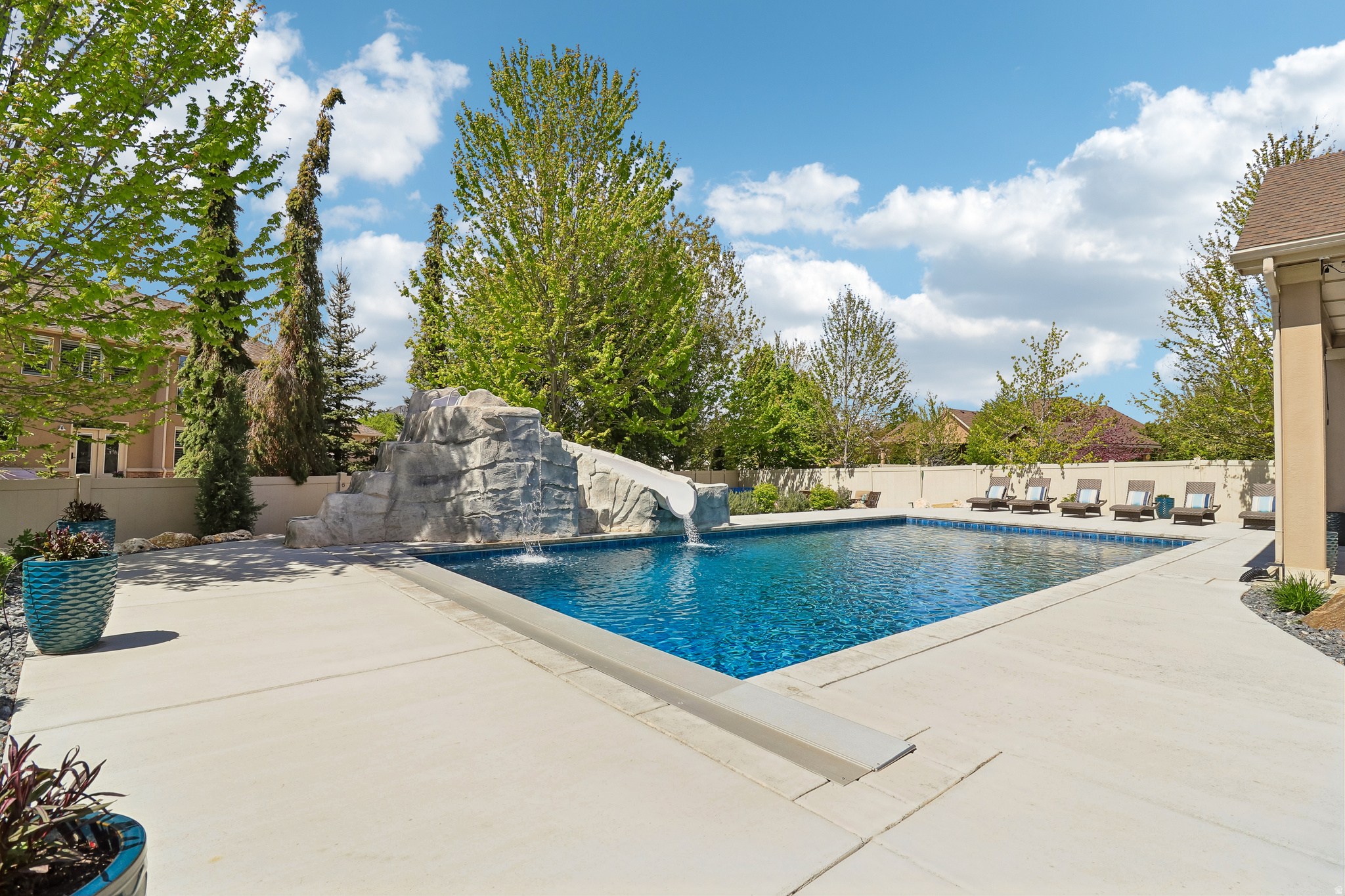 MOUNTAIN VISTAS - Residential