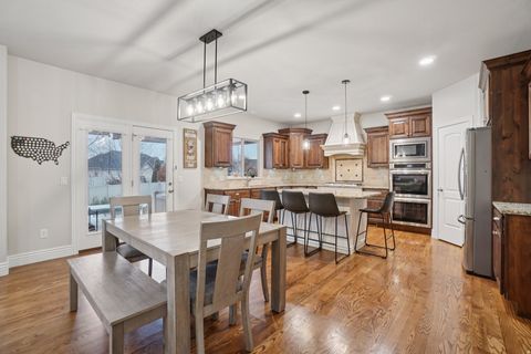 Tiny photo for 113 N VISTA VIEW DR, Kaysville, UT 84037 (MLS # 2132702)