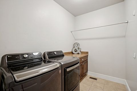 Tiny photo for 113 N VISTA VIEW DR, Kaysville, UT 84037 (MLS # 2132702)