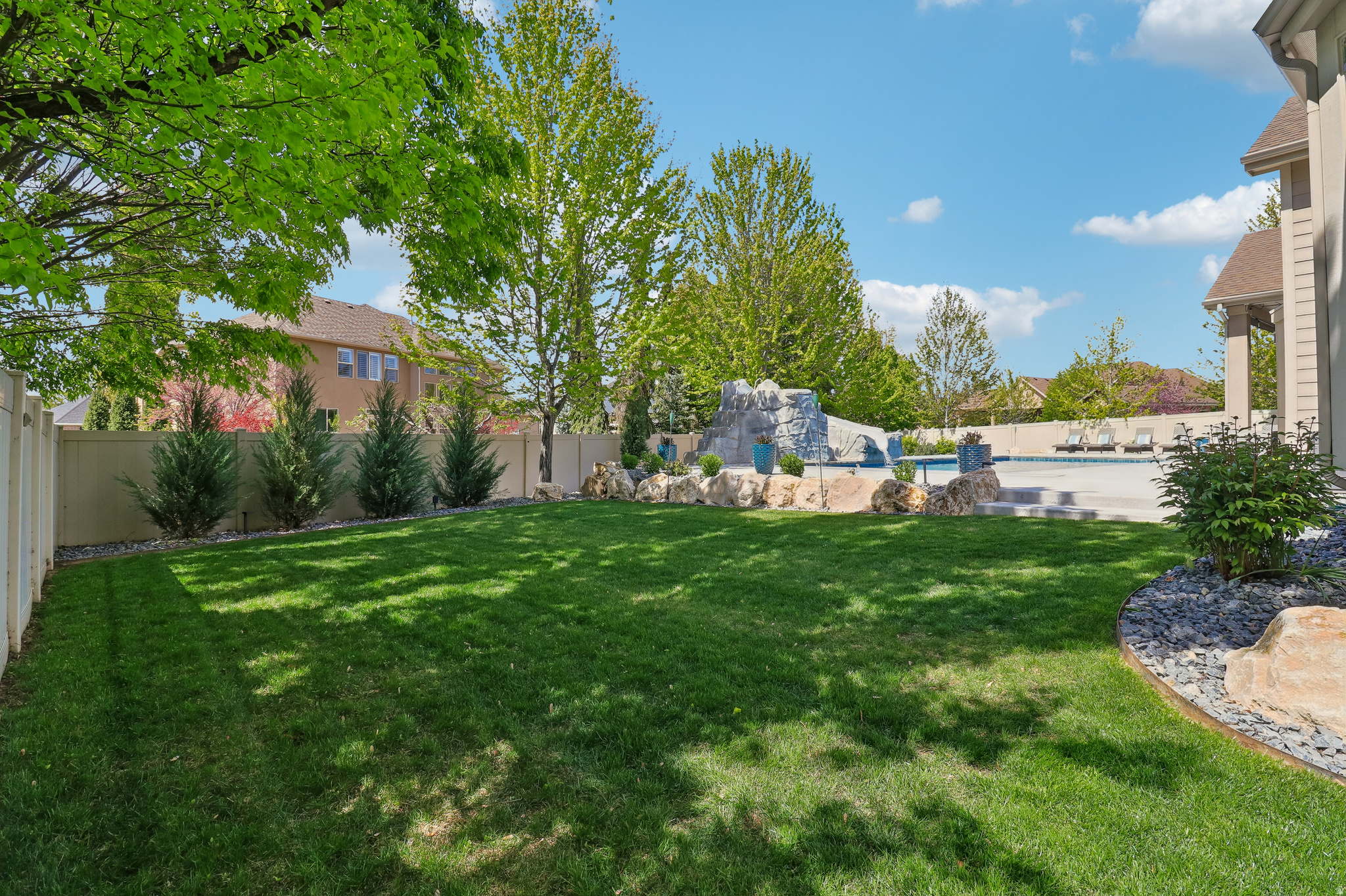 MOUNTAIN VISTAS - Residential