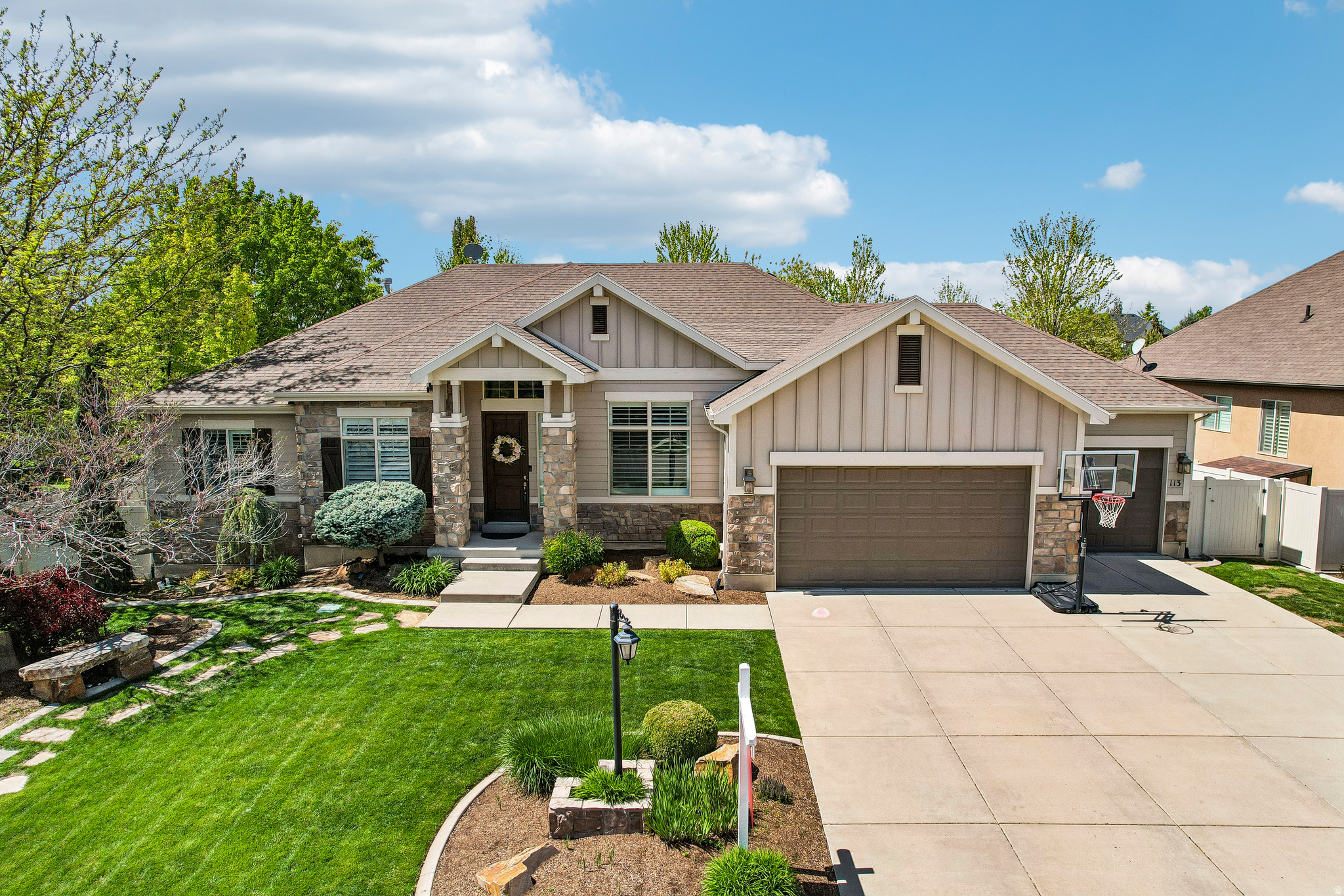 MOUNTAIN VISTAS - Residential