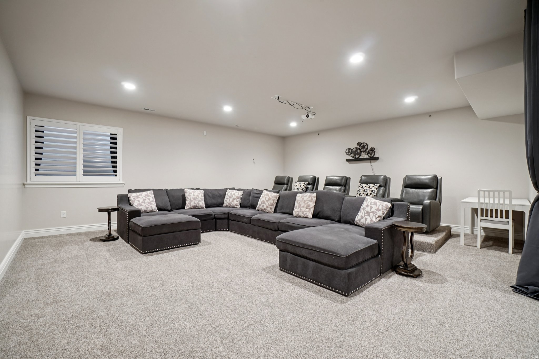 MOUNTAIN VISTAS - Residential