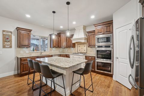 Tiny photo for 113 N VISTA VIEW DR, Kaysville, UT 84037 (MLS # 2132702)