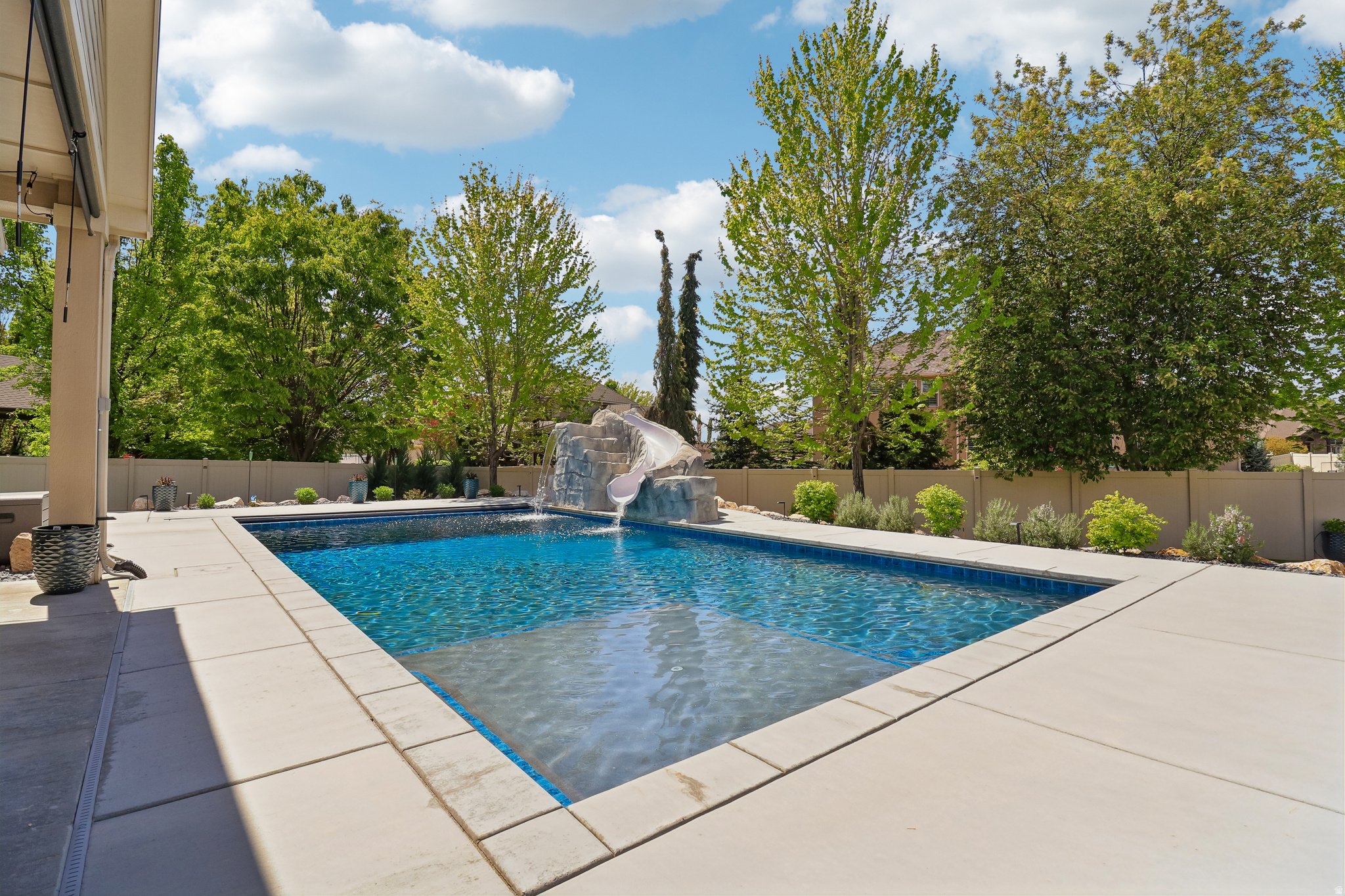 MOUNTAIN VISTAS - Residential