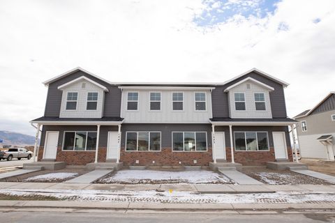 Photo of 1243 E GOLDIE LOU LANE LOT Ln #14, Eagle Mountain, UT 84005 (MLS # 2126589)