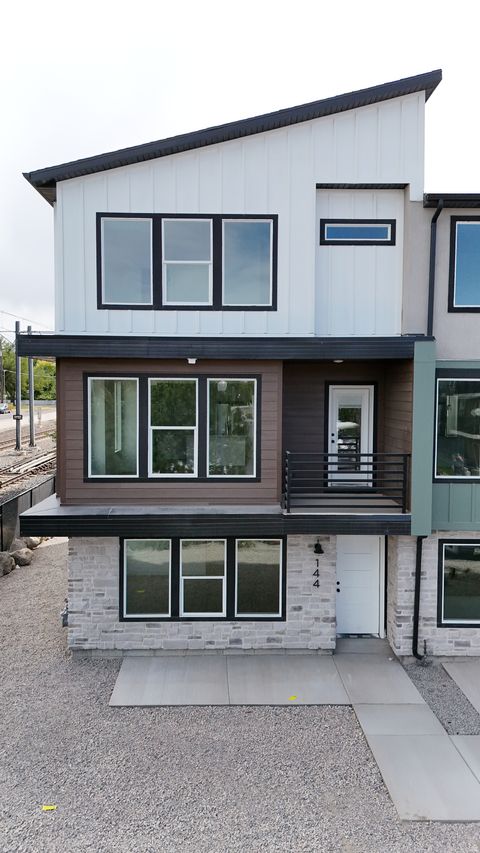 Photo of 144 E CHAMBORD CT, Sandy, UT 84070 (MLS # 2119954) Photo of 144 E CHAMBORD CT, Sandy, UT 84070 (MLS # 2119954)