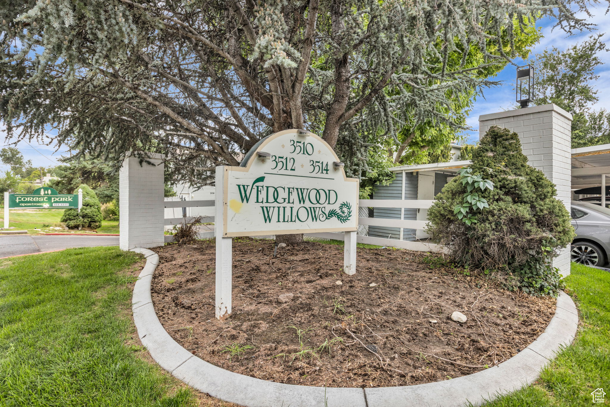 WEDGEWOOD WILLOWS - Residential